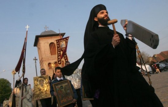 Patriarhia, criticată de BBC: Opulenţa Bisericii Ortodoxe e în antiteză cu nivelul de trai al românilor