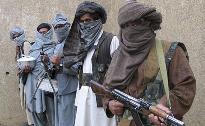 Afganistan. Talibanii au avut discuţii SECRETE cu oamenii lui Hamid Karzai