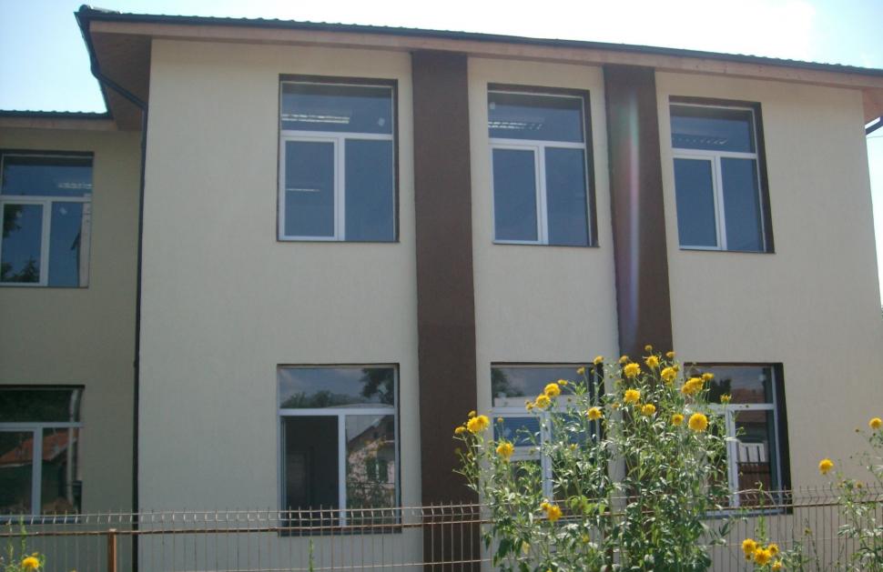 (P) La Titu, Regio susţine îmbunătățirea accesului la educaţie 219557