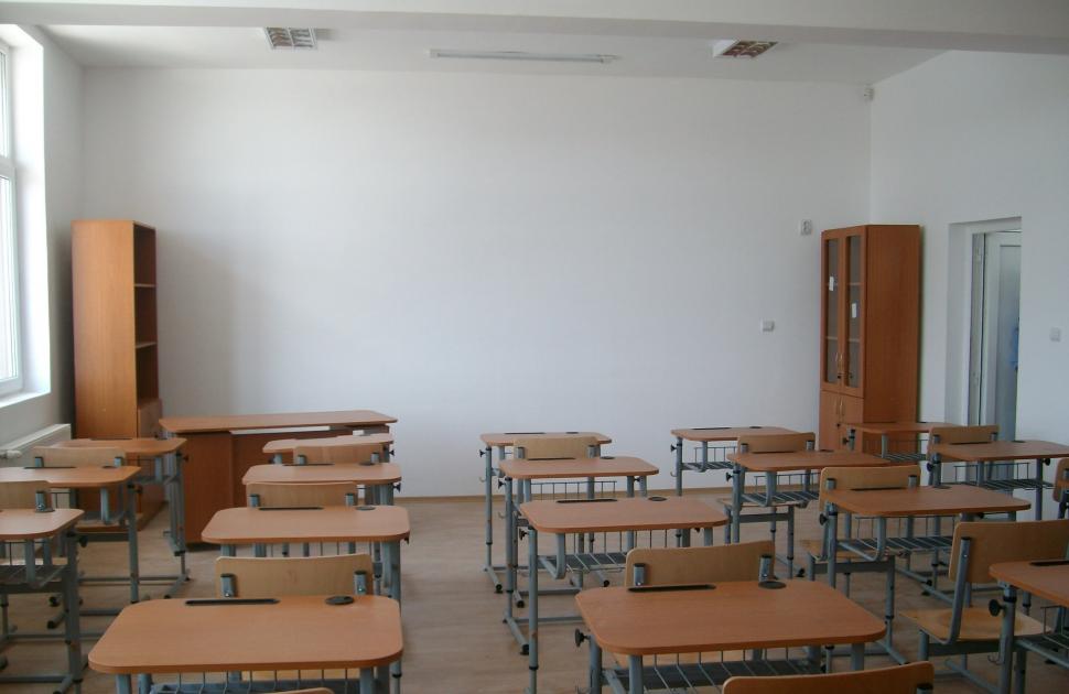 (P) La Titu, Regio susţine îmbunătățirea accesului la educaţie 219558