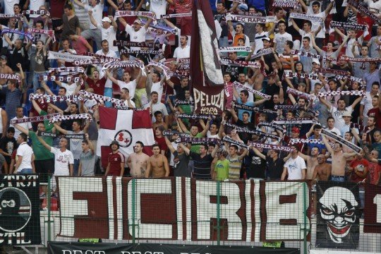Suporterii rapidişti ameninţă cu GREVA FOAMEI şi cer demisiile conducătorilor fotbalului românesc