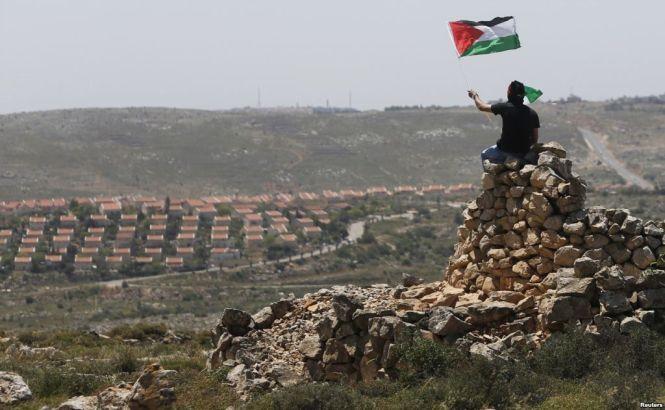 Israelul reia amplasarea de colonii în Cisiordania şi periclitează discuţiile de pace cu Palestina
