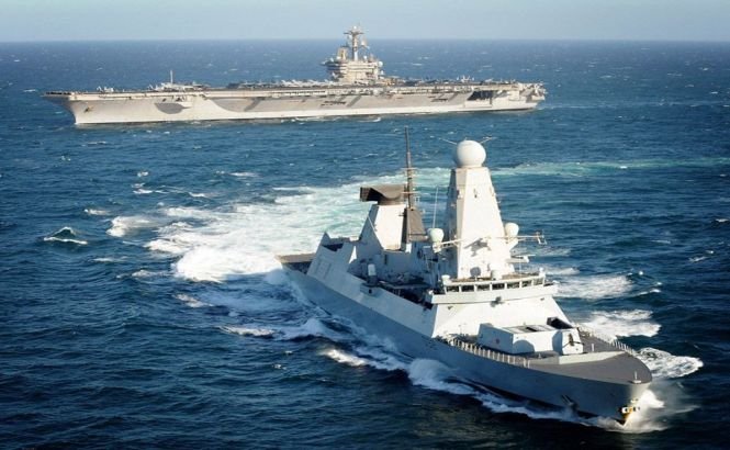 Tensiuni acute între Spania şi Marea Britanie. Londra trimite nave de război în strâmtoarea Gibraltar