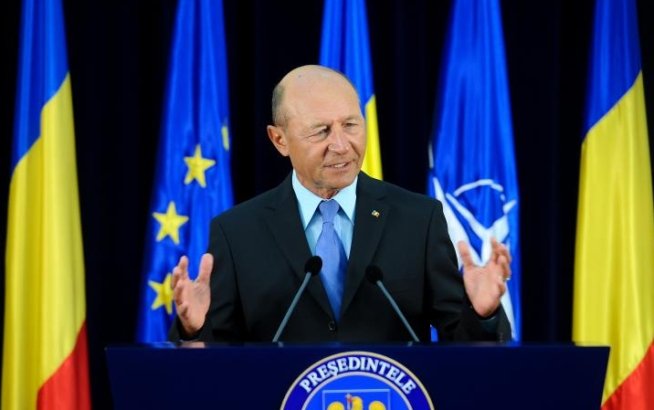 Preşedintele Traian Băsescu participă la Universitatea de Vară de la Izvoru Mureşului. Printre teme, &quot;Reunirea Basarabiei cu România&quot;
