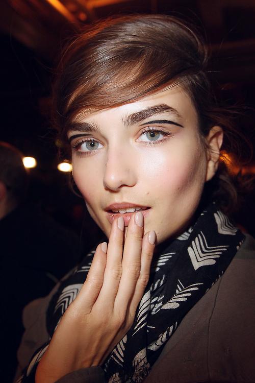 Ea este ROMÂNCA superbă ce o va înlocui pe Miranda Kerr în prezentările Victoria's Secret 221089