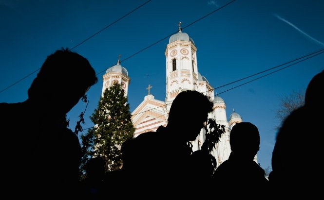 Biserica &quot;se clatină&quot;. A scăzut încrederea românilor în Casa Domnului