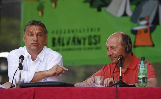 Vara trecută: Băse + Viktor Orban = LOVE. Acum: Orban a căzut în dizgraţia preşedintelui nostru