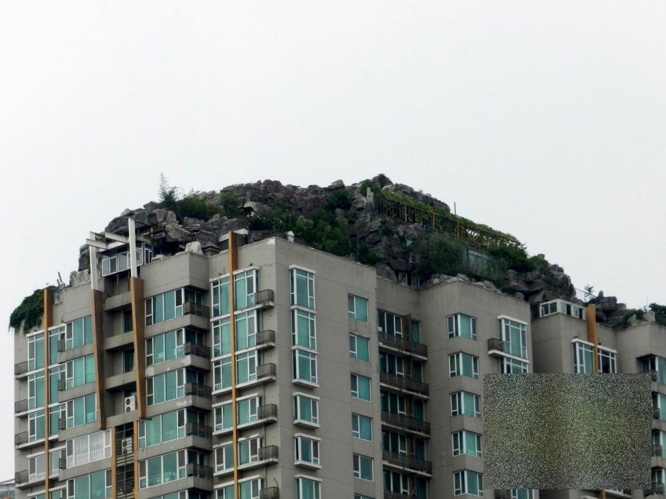 Construcţia care a pus China pe harta celor mai ciudate ţări. "Pe blocul nostru a apărut un MUNTE!" 221457