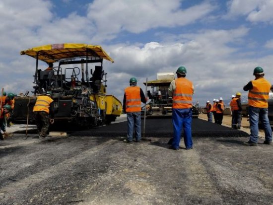 Romanians pay  €23 million per  kilometer of highway,  ten times more than the Bulgarians do