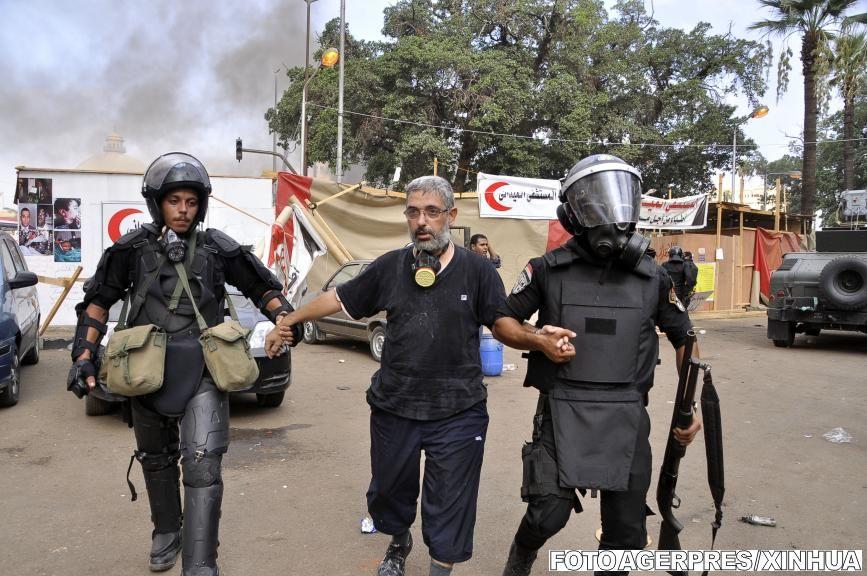 STARE DE URGENŢĂ în Egipt. 149 de morţi, în urma confruntărilor cu forţele de ordine. SUA condamnă violenţele împotriva manifestanţilor 221487