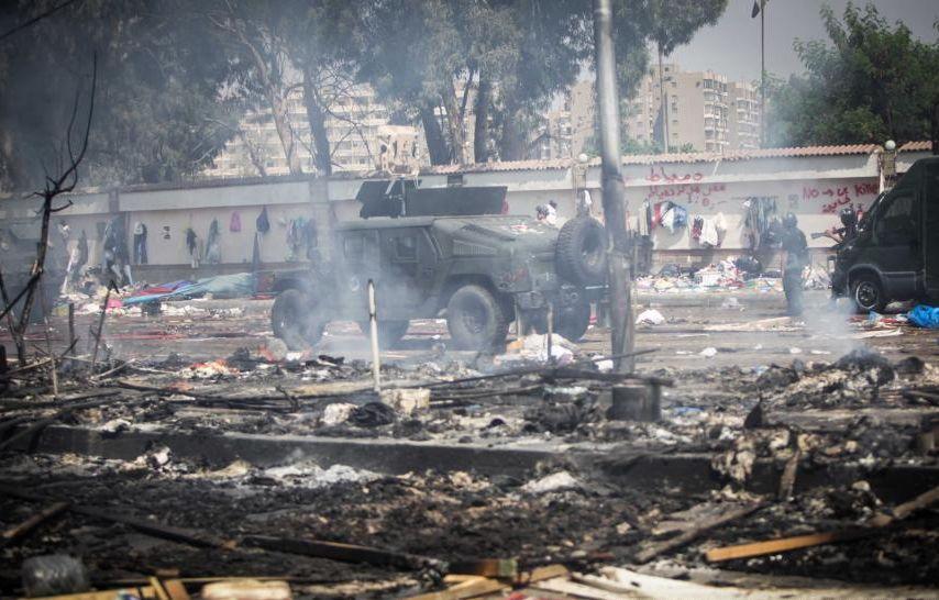 STARE DE URGENŢĂ în Egipt. 149 de morţi, în urma confruntărilor cu forţele de ordine. SUA condamnă violenţele împotriva manifestanţilor 221531