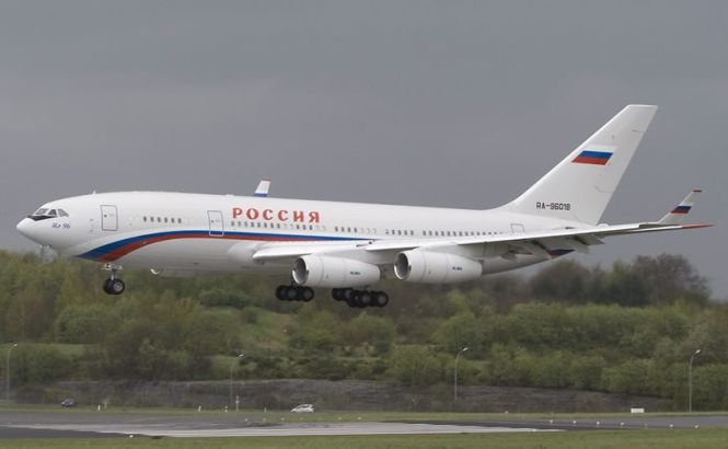 Un avion de pasageri a aterizat de urgenţă la Moscova