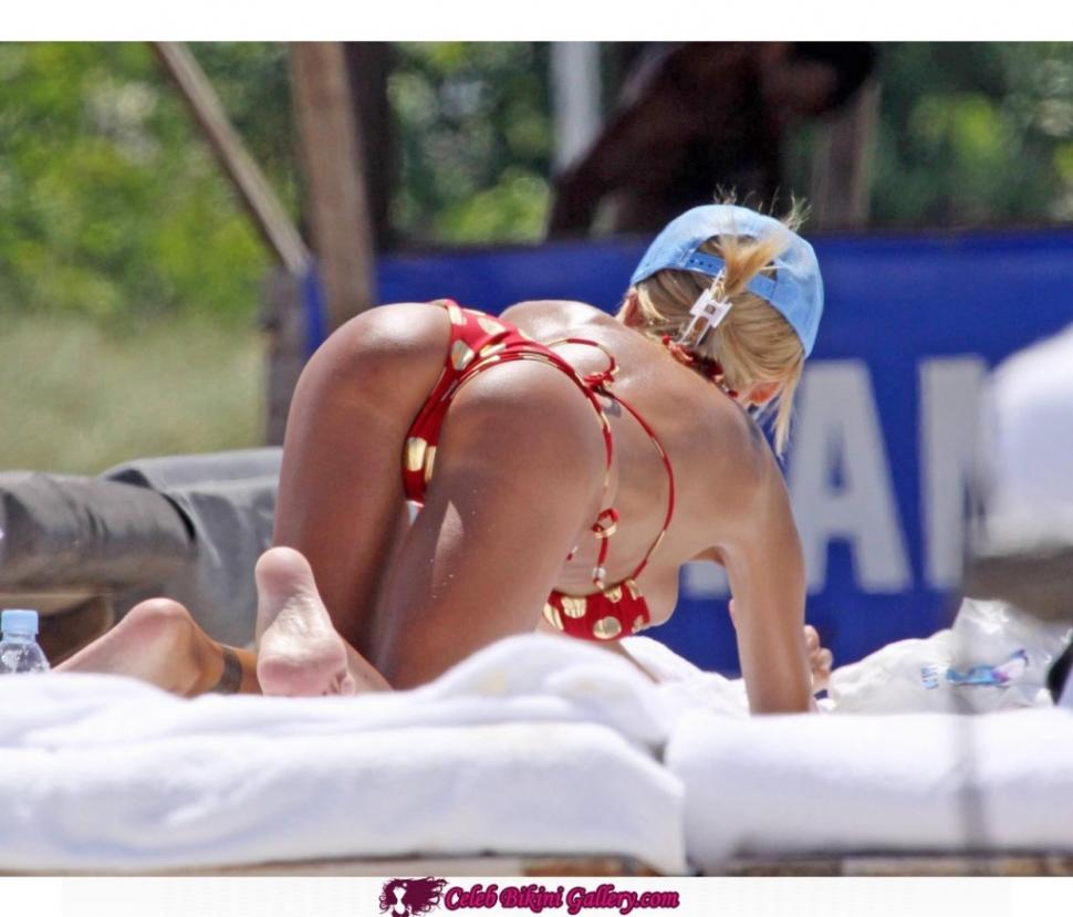 A făcut-o în văzul tuturor, pe plajă, dar acum plăteşte pentru asta. Cum arată vedeta care s-a crezut în dormitor 221621