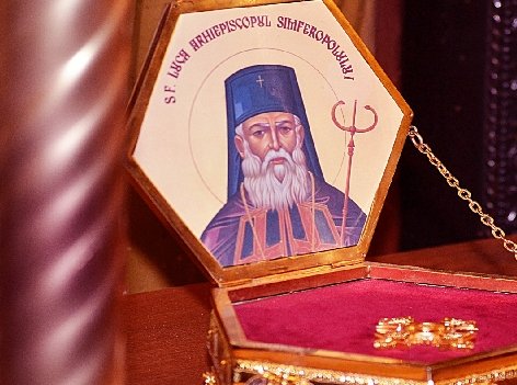 Mai multe persoane au încercat să fure moaştele Sfântului Luca, aduse la o biserică din Slobozia