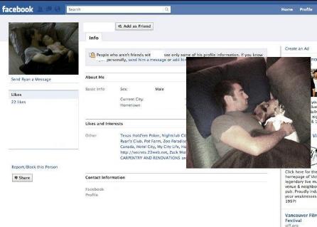 Să zâmbim puţin! S-a costumat ca ei şi le-a cerut prietenia pe Facebook 221731