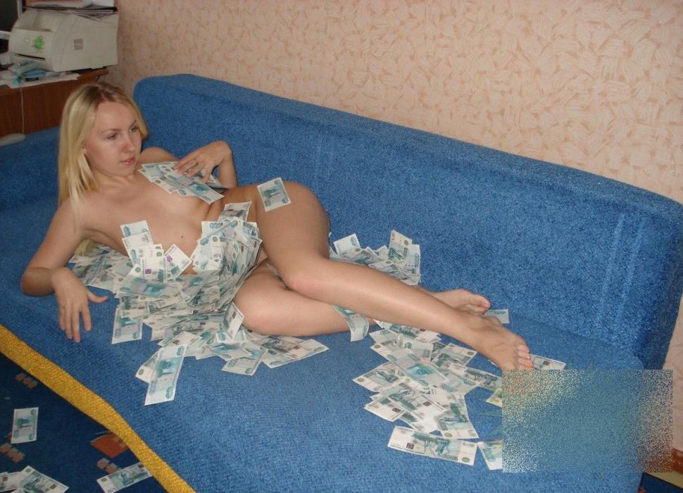 A primit sute de cereri în căsătorie după ce a postat asta. Doamnele au reacţionat vehement: "O fi vândut vreo garsonieră. E penibilă" 221775