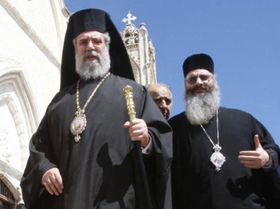 Biserica din Cipru vrea să se împrumute 100.000.000 euro de la magnaţi ruşi