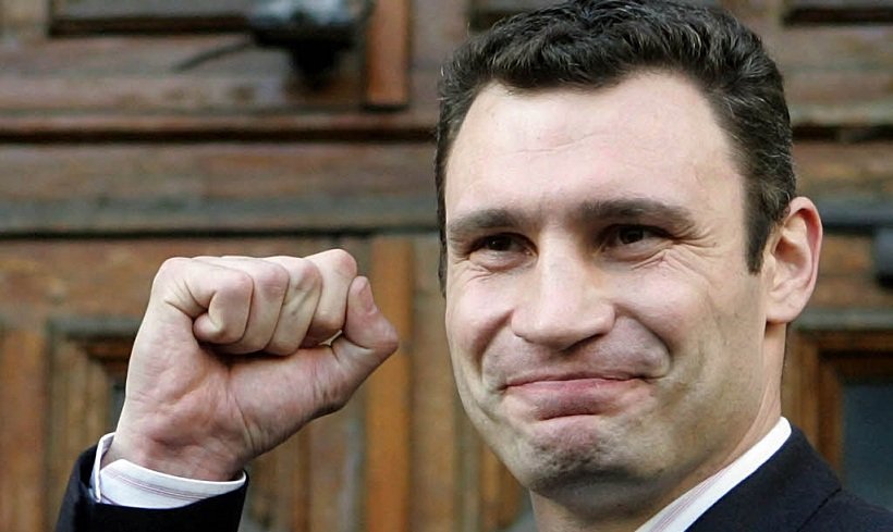 Mişcarea neaşteptată pe care o face pugilistul Vitali Klitschko. Vrea să conducă ţara