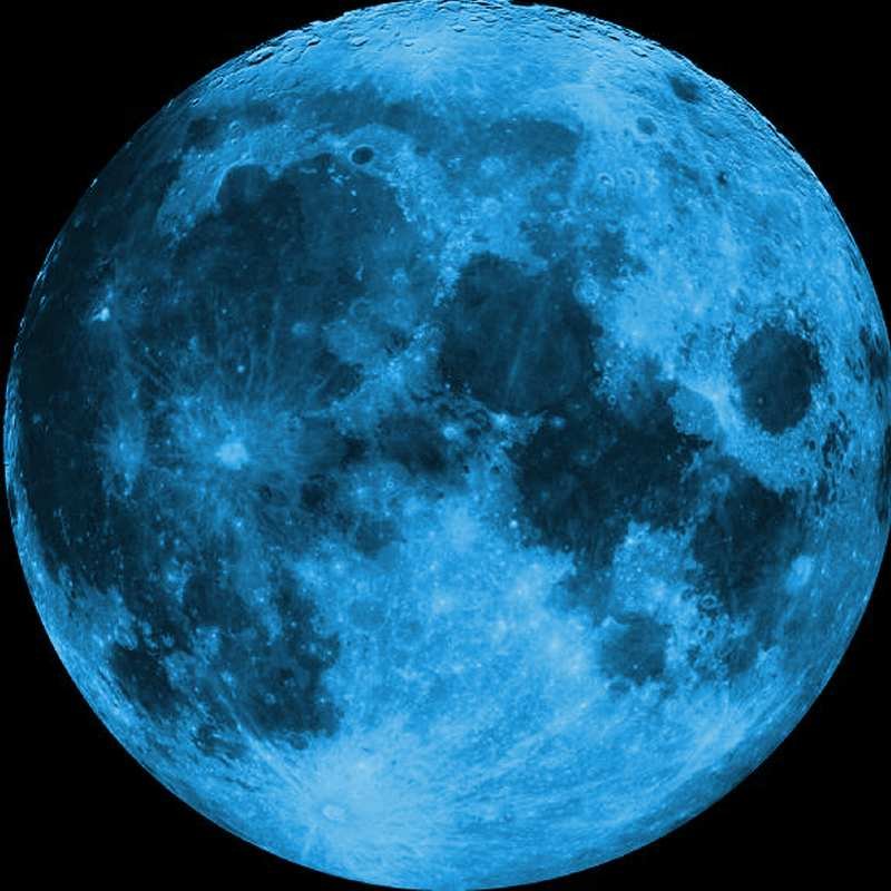 Misterul Lunii Albastre, explicat de astronomi. Ce s-a întâmplat azi noapte cu astrul nopţii