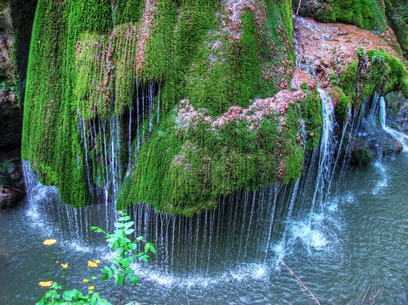 Aceasta este cea mai frumoasă cascadă din LUME. Se află la 320 de Km de Bucureşti!