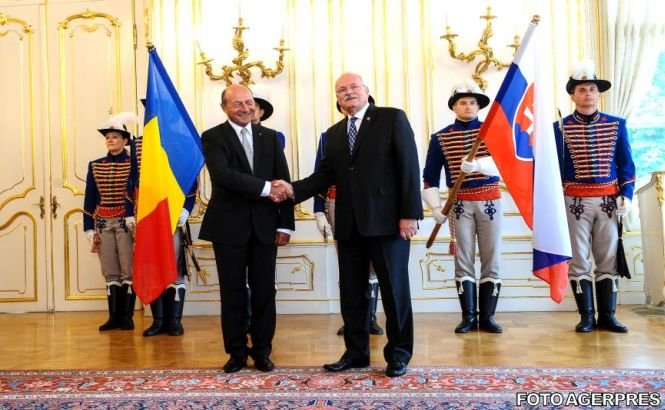 Băsescu, în Slovacia: Nu vom accepta niciodată teoria drepturilor colective pentru minorităţi