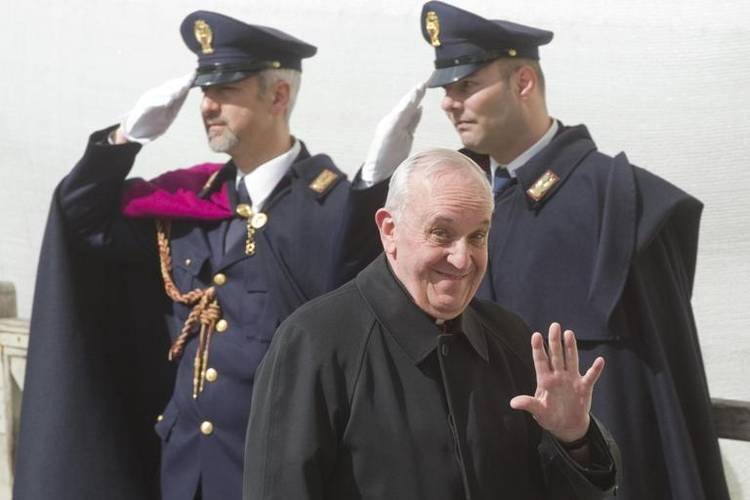 Femeia cu care Papa Francisc a vorbit la telefon. Suveranul Pontif a sunat-o de la Vatican după ce a aflat asta despre ea