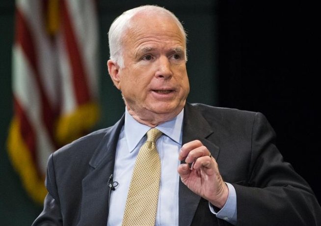 John McCain critică iniţiativa &quot;limitată&quot; a lui Obama în Siria, cere un angajament militar mai ambiţios
