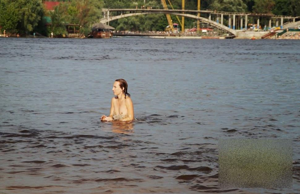 Asta este cea mai ascunsă bucată de plajă. Este total INTERZIS să faci asta aici. Cum arată turiştii care vin să se bronzeze 224229