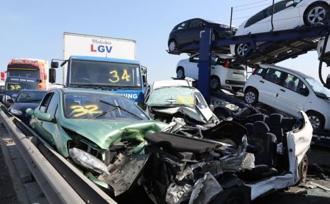 Peste 100 de maşini, implicate într-un accident rutier produs pe o autostradă din Marea Britanie