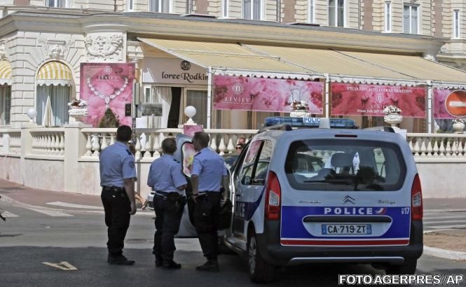 Bijuterii în valoare de două milioane de euro au fost furate într-un jaf din centrul Parisului