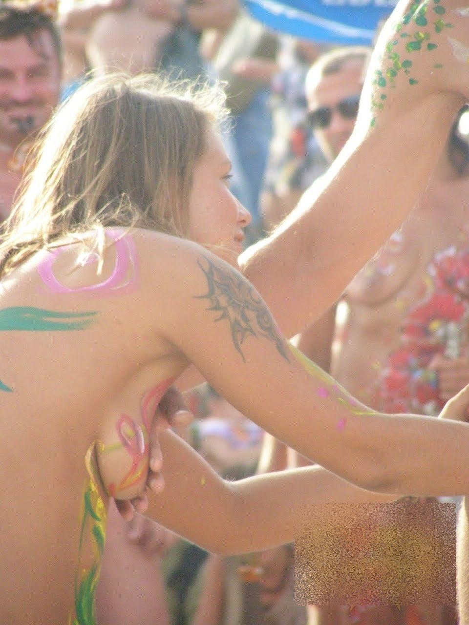 Ce au văzut toţi turiştii aflaţi în acest weekend pe litoral. "Au stat la coadă să o facă" 224653