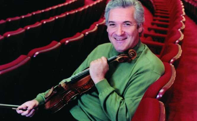 Premieră în Festivalul Enescu: Palatul de Justiție devine sală de concert pentru unul dintre cei mai mari violoniști ai lumii, Pinchas Zukerman