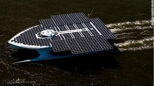 Seamănă cu o navă stelară. Imagini spectaculoase cu cea mai mare ambarcaţiune solară din lume 224796