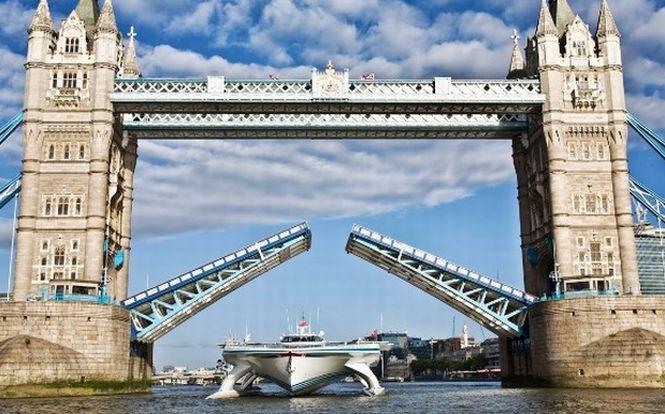 Seamănă cu o navă stelară. Imagini spectaculoase cu cea mai mare ambarcaţiune solară din lume 224797