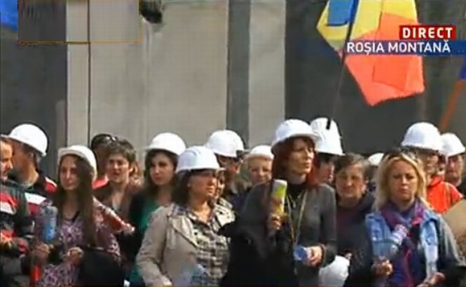 Manifestaţii la Roşia Montană, pentru demararea proiectului de exploatare. 22 de mineri s-au blocat în subteran