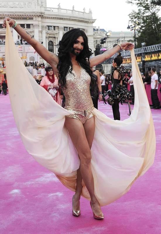 A căzut BOMBA peste Eurovision. Ea va apărea pe scenă în 2014. Vei fi şocat când o vei vedea la faţă 225437