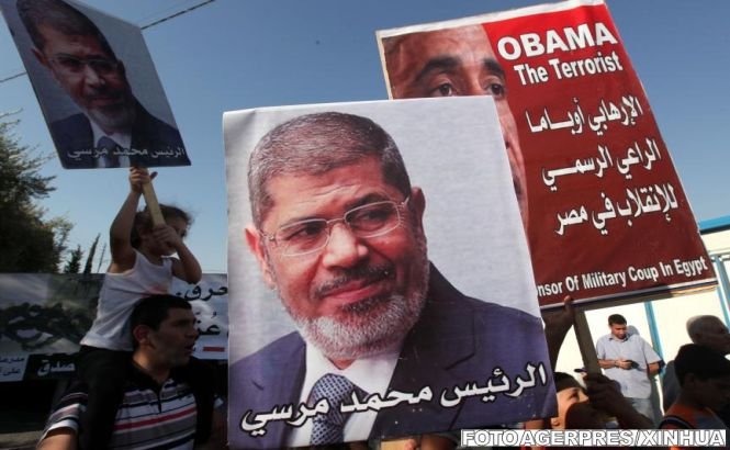 Mandatul de arestare preventivă al lui Mohamed Morsi, prelungit cu 30 de zile