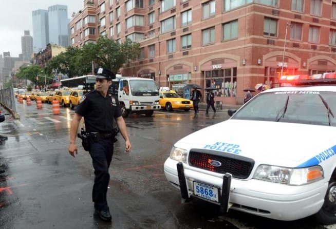 Poliţia din New York A ÎMPUŞCAT DIN GREŞEALĂ două femei
