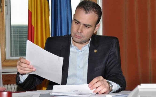 Preşedintelele Comisiei pentru Roşia Montană va fi senatorul PSD Darius Vâlcov