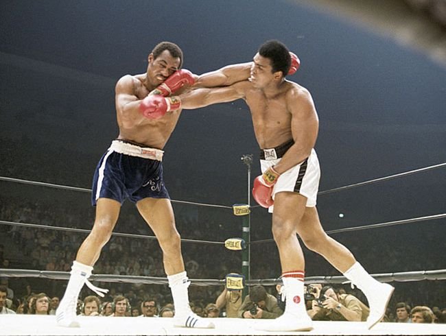 I-a rupt falca lui Muhammad Ali, însă a fost răpus de boală. Un alt &quot;greu&quot; al boxului s-a stins