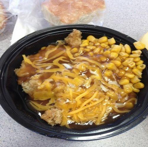 Îţi provoacă greaţă când te uiţi la ea. Iată ce primesc elevii americani în şcoli 226309