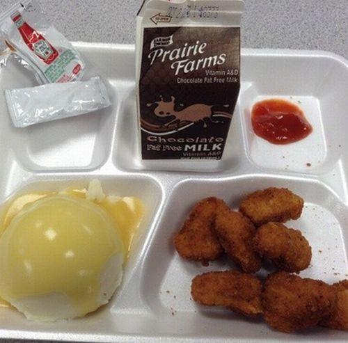 Îţi provoacă greaţă când te uiţi la ea. Iată ce primesc elevii americani în şcoli 226311