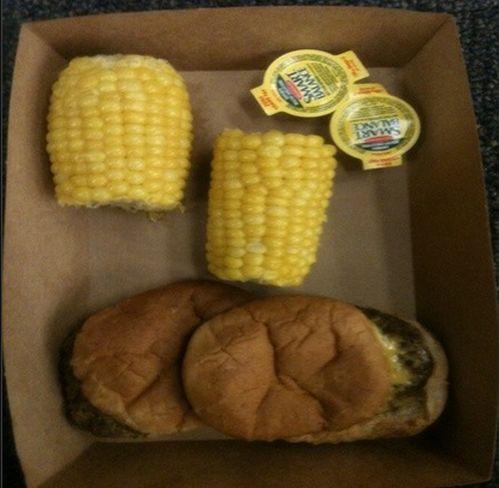 Îţi provoacă greaţă când te uiţi la ea. Iată ce primesc elevii americani în şcoli 226313