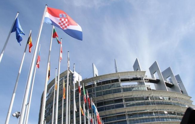 Proaspăt devenită membră a UE, Croaţia RISCĂ SANCŢIUNI