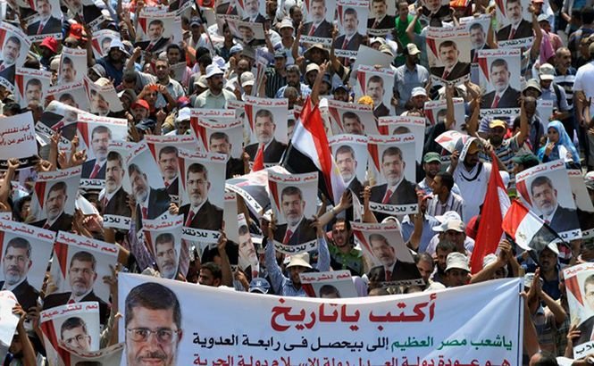 Egiptul a INTERZIS activitaţile Frăţiei Musulmane şi a DIZOLVAT această organizaţie