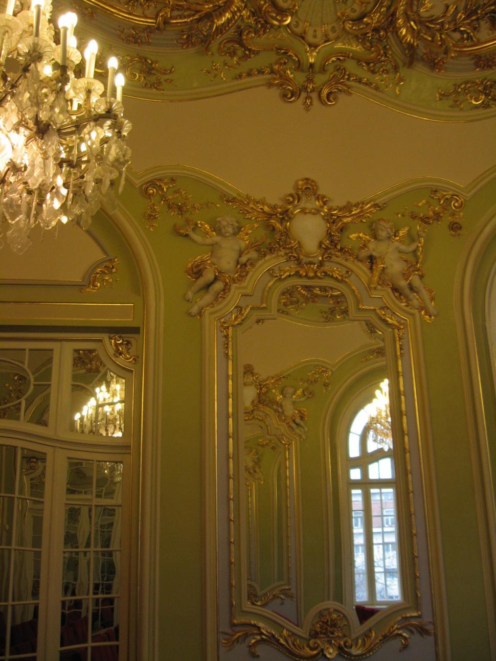 (P) Palatul Jean Mihail, actualul Muzeu de Artă din Craiova, restaurat prin Regio 226347