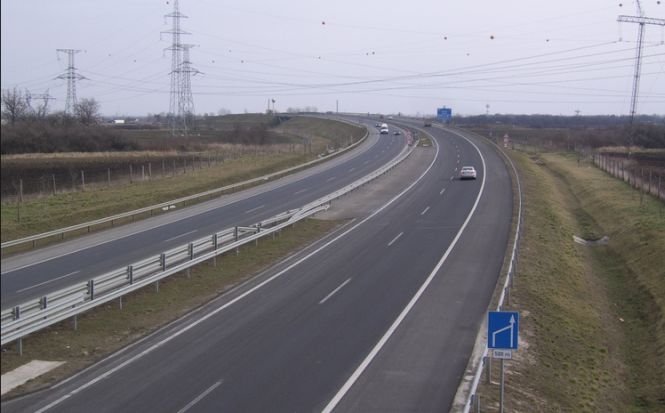 Un material alunecos a afectat traficul pe o autostradă din Ungaria 