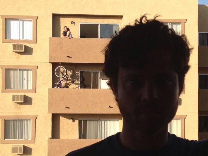 Priveşte cu atenţie ce se întâmplă în fundal. Toate cuplurile astea îl vor urî 227841