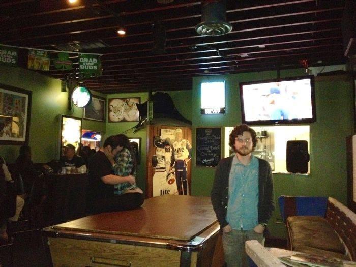 Priveşte cu atenţie ce se întâmplă în fundal. Toate cuplurile astea îl vor urî 227842