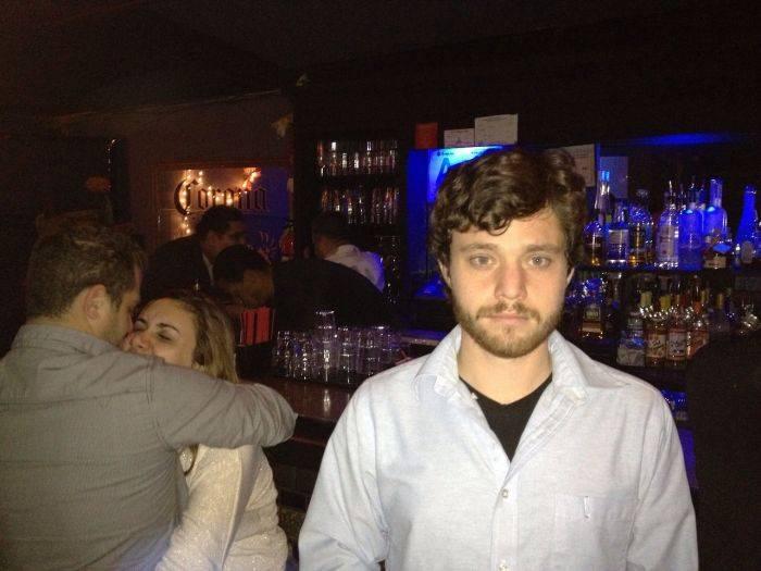 Priveşte cu atenţie ce se întâmplă în fundal. Toate cuplurile astea îl vor urî 227849